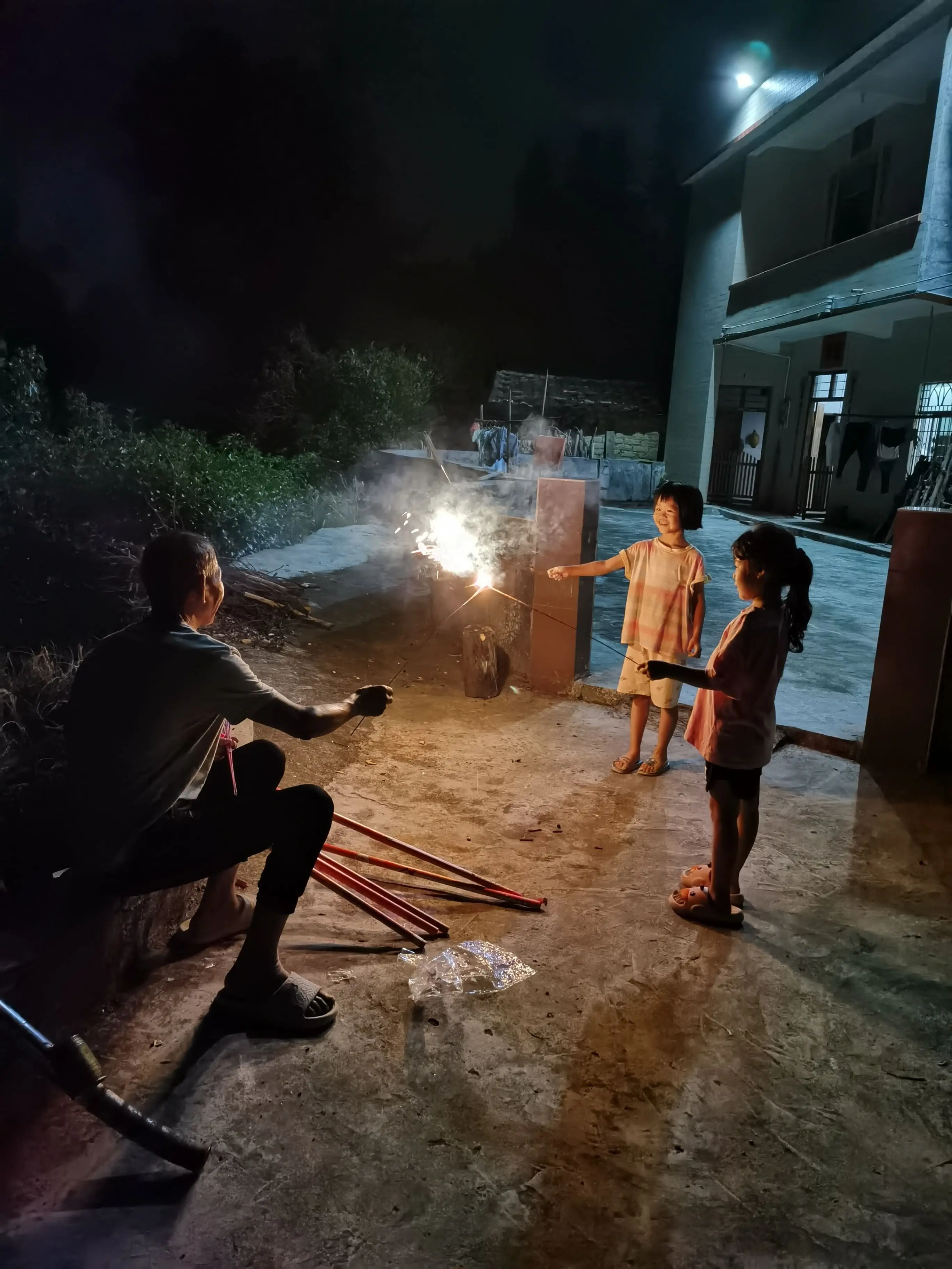 去年的烟花存货